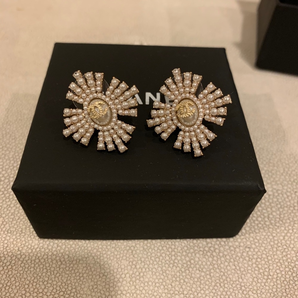 Chanel Vintage Pearl Earrings